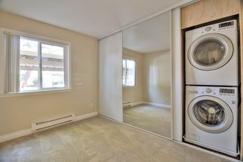 Washer/dryer in unit